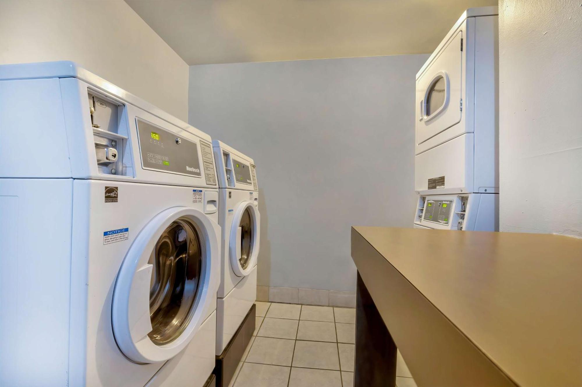 Hotel 6-oshkosh, Wi 2*