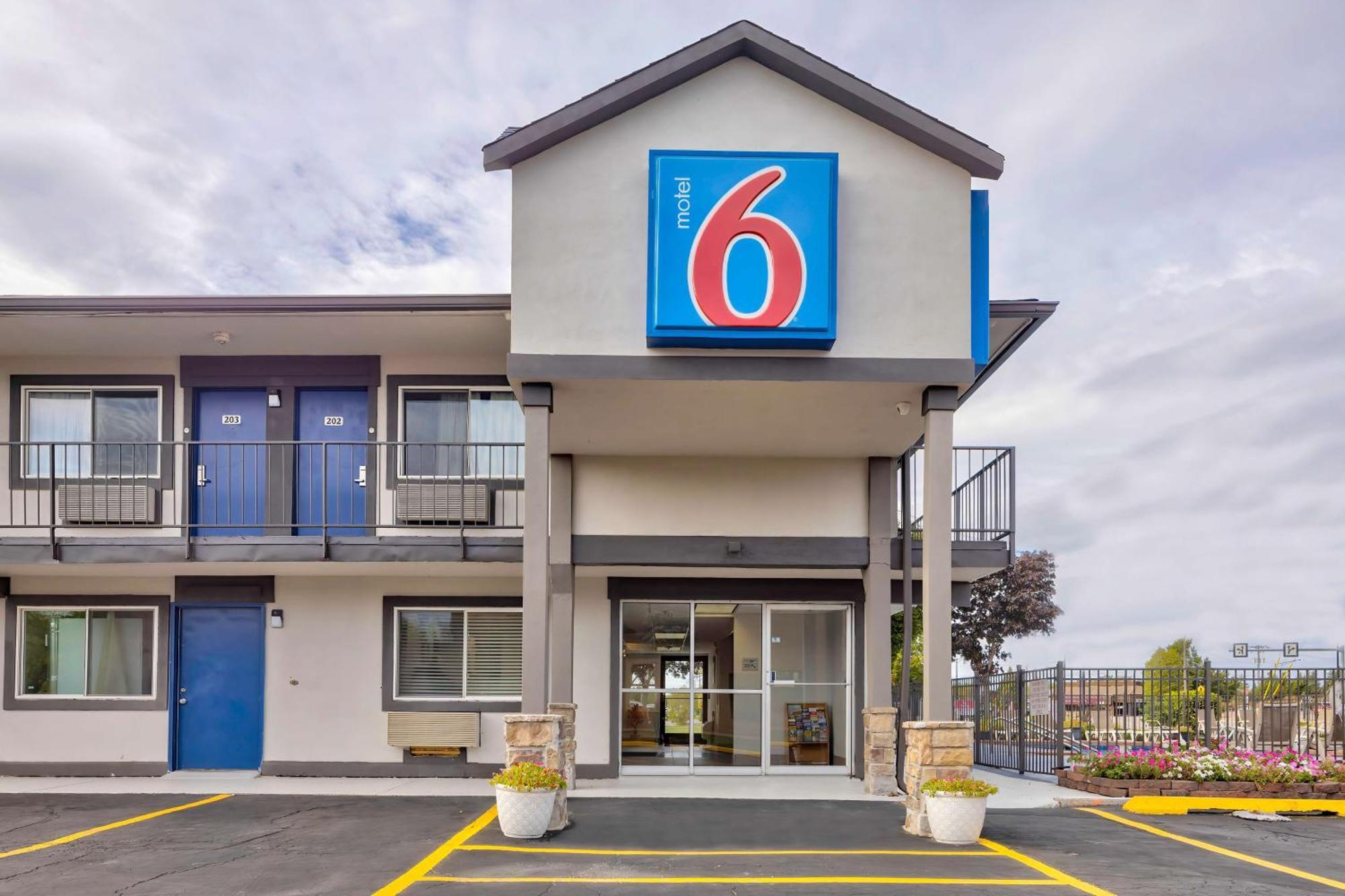 6-oshkosh, Wi