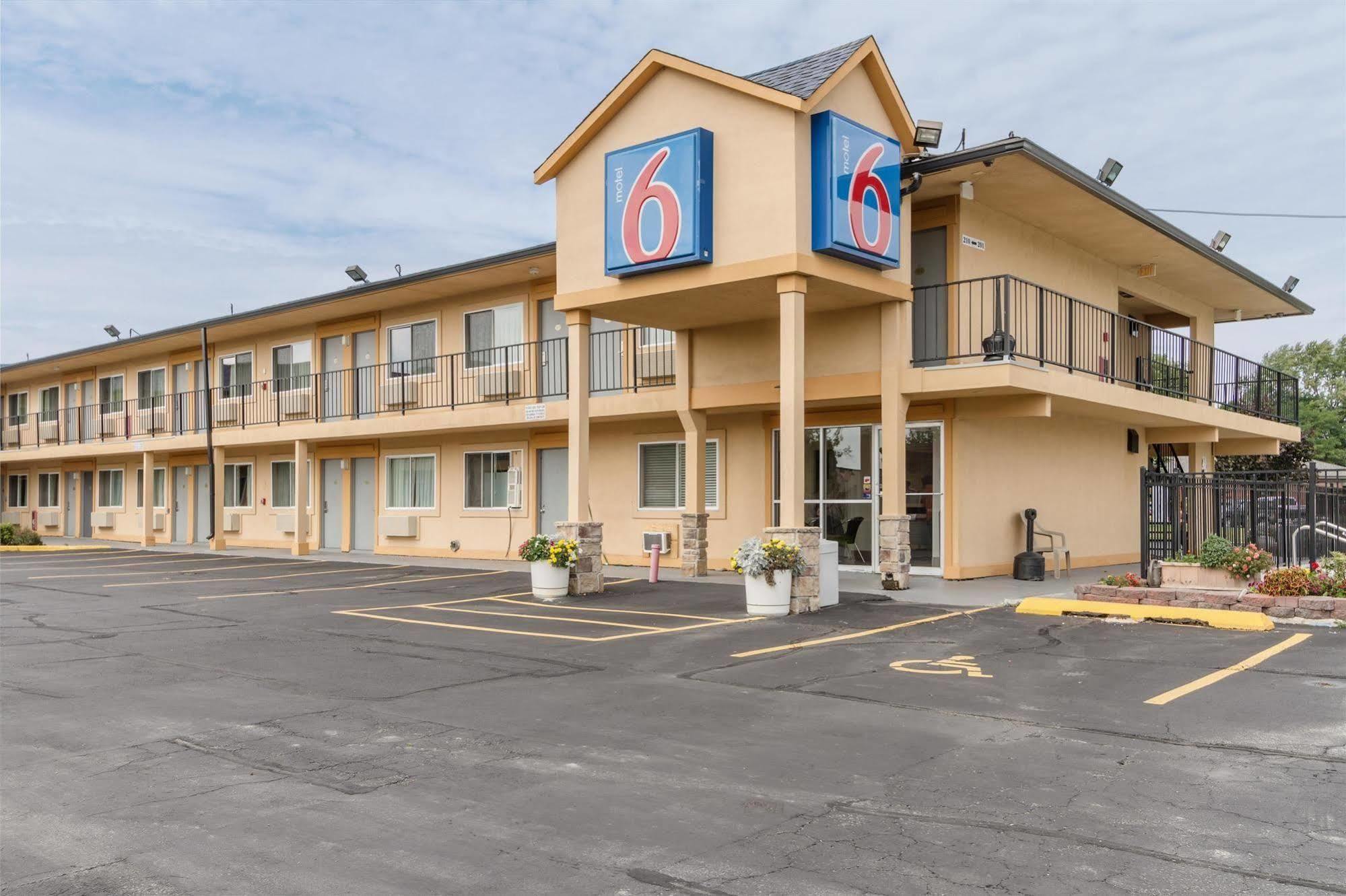 6-oshkosh, Wi
