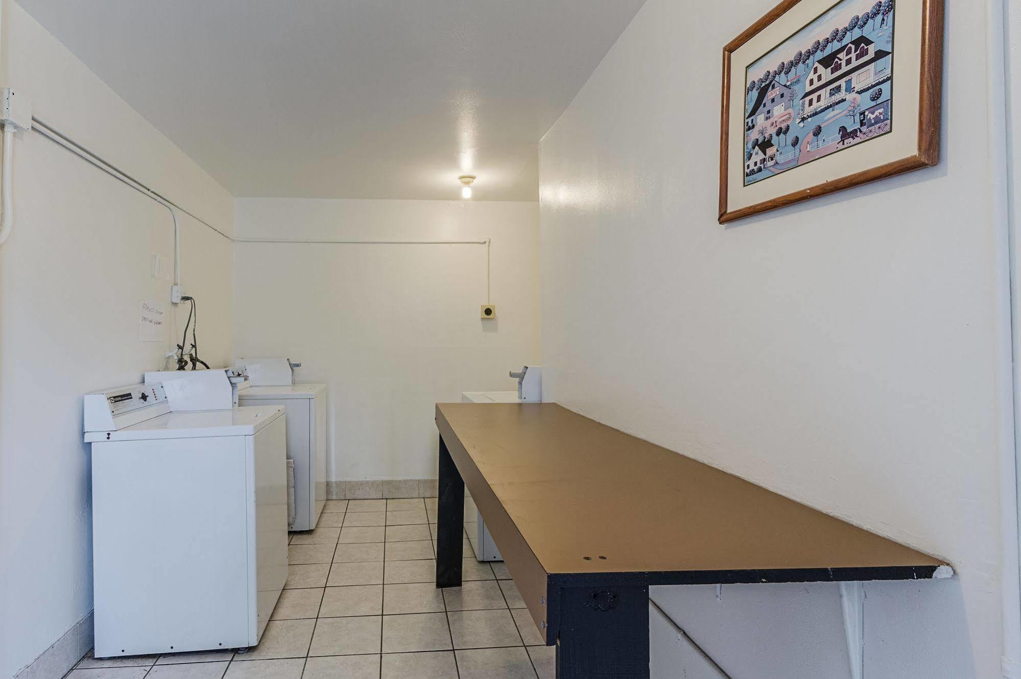 Hotel 6-oshkosh, Wi 3*