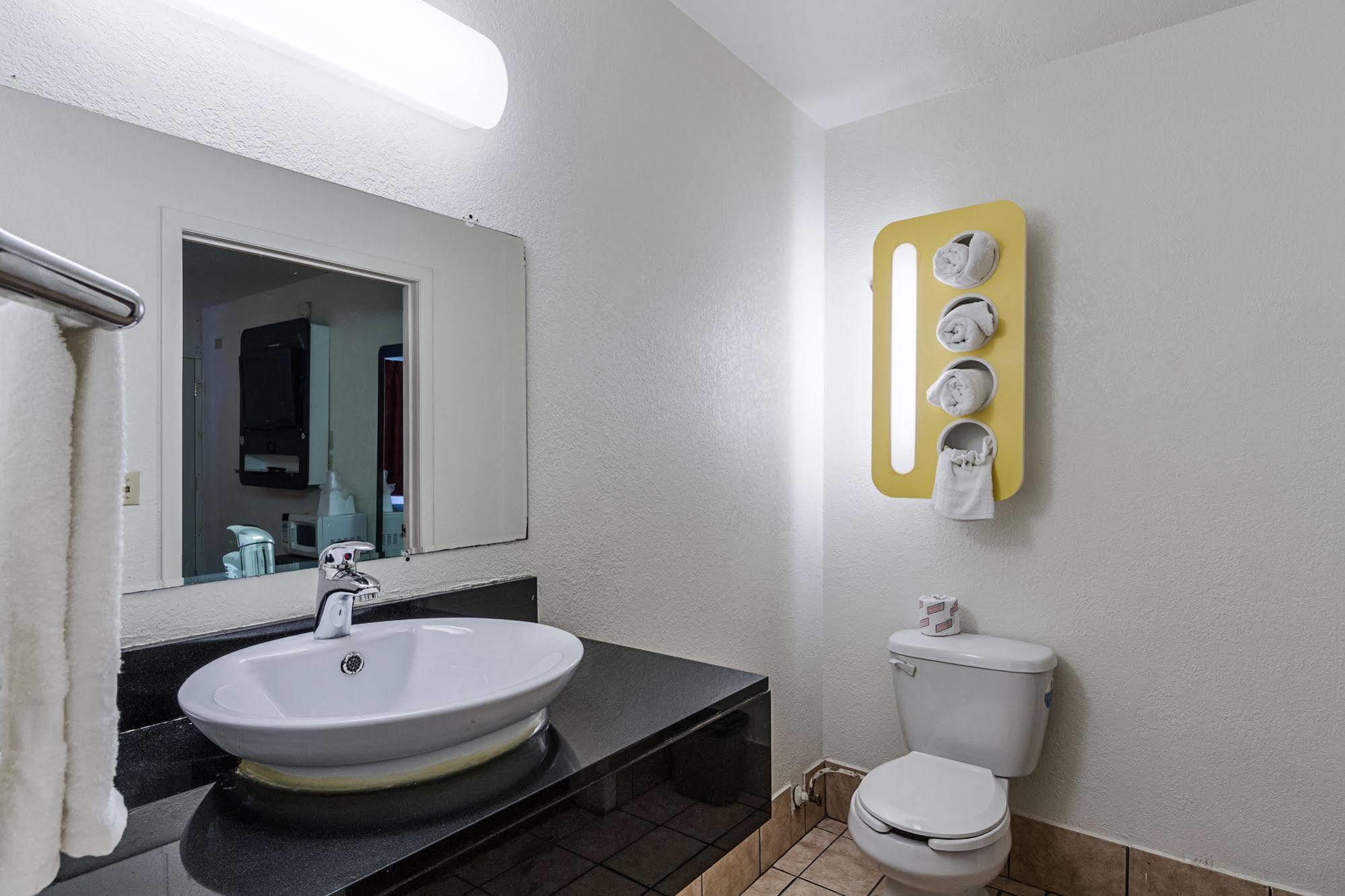 Hotel 6-oshkosh, Wi