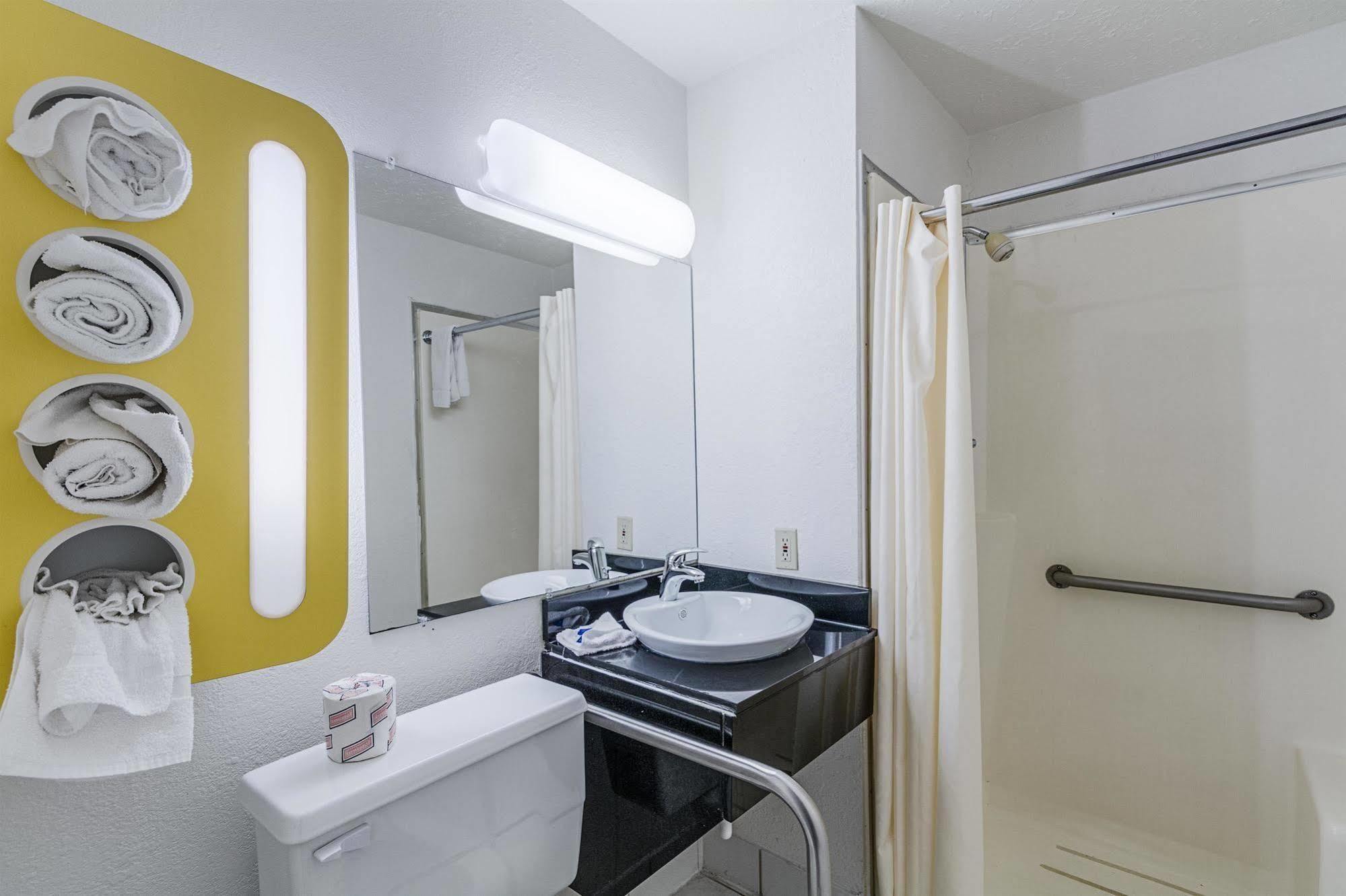 6-oshkosh, Wi 2*