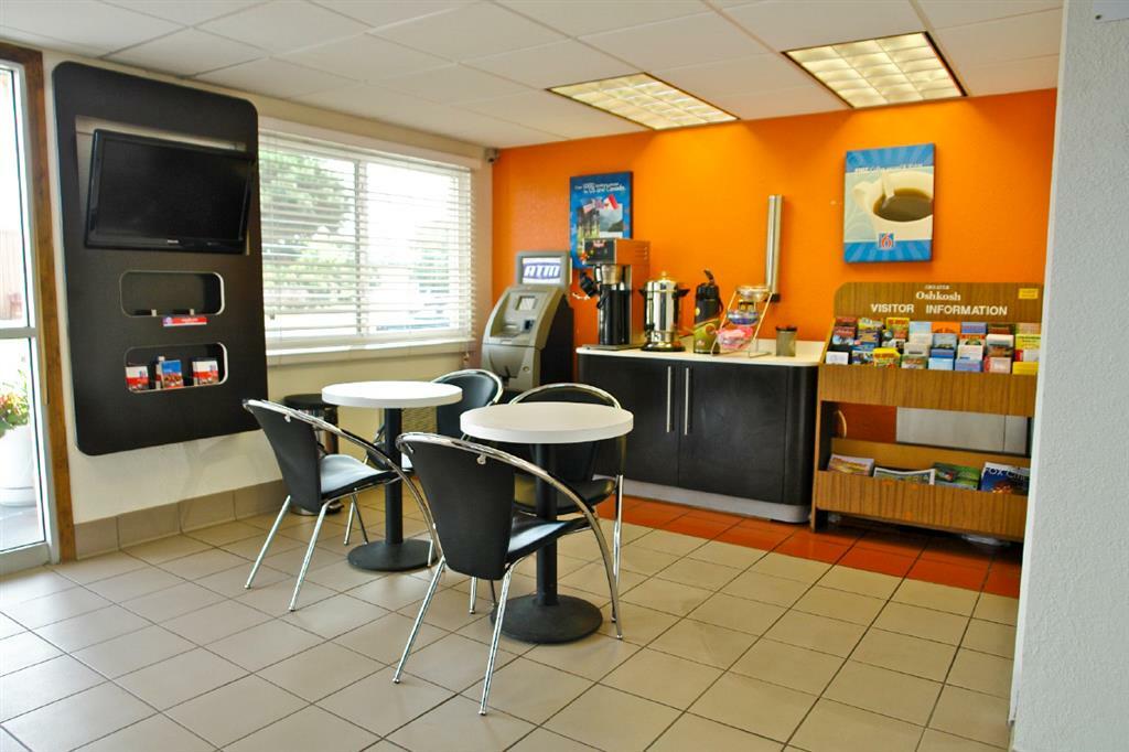 6-oshkosh, Wi Hotel 3*